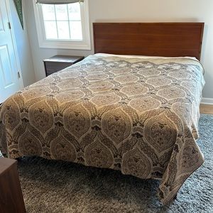 Firenze embroidered queen duvet.